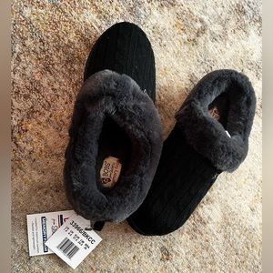 Bobs by Sketchers black slippers size 7.5, NWT